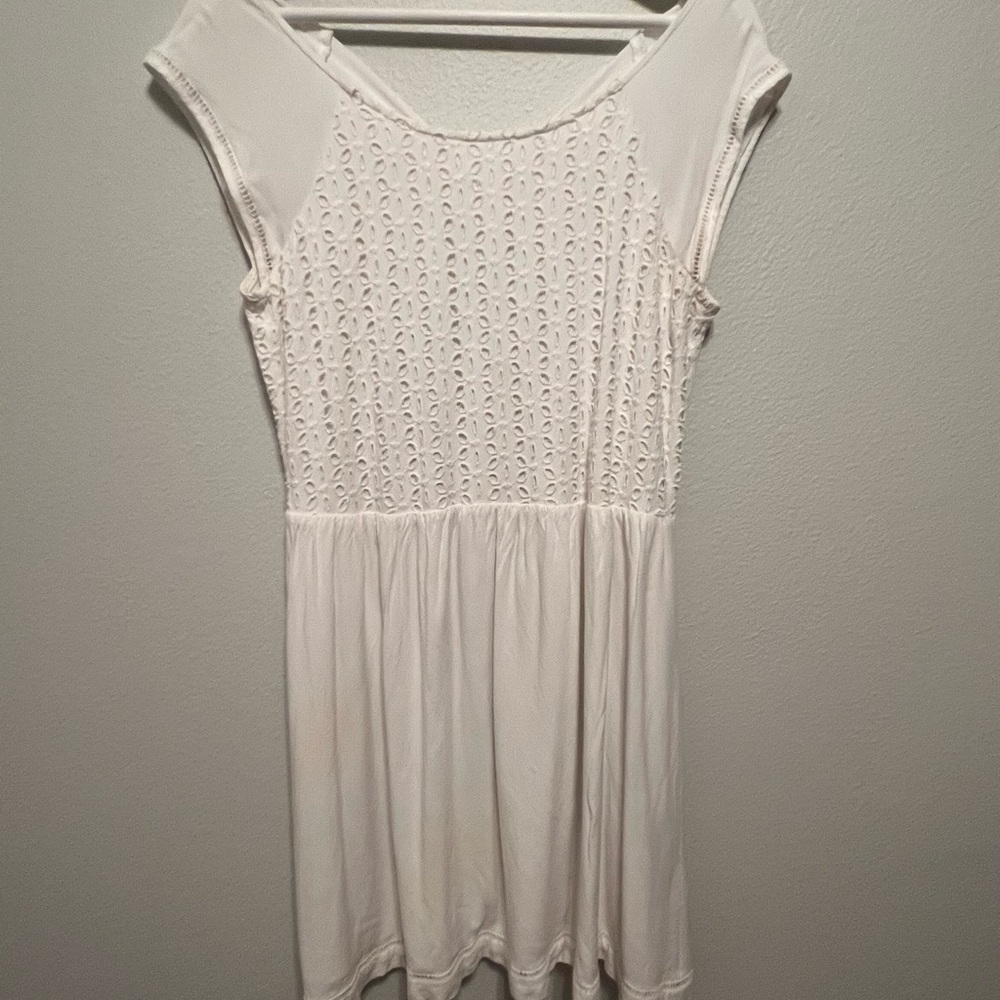 Elegant White Lace Women's Top